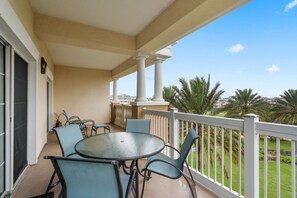 Outdoor dining - Last Minute Disney Getaway! Luxury Condo with Private Balcony. Book Now! #116353 (Orlando)