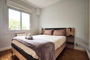 2 habitaciones, tabla de planchar con plancha y wifi gratis 