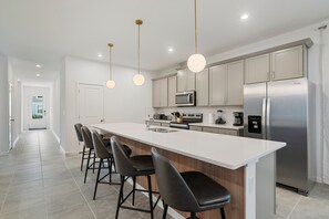 Fridge, microwave, oven, stovetop - Last Minute Disney Getaway! Luxury Villa with Private Pool. Book Now! #127365 (Orlando)