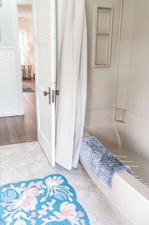 Interior - 3BR Emerald Escape /Steps from Beach (Panama City Beach)