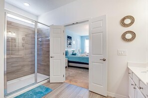 14 bedrooms, iron/ironing board, WiFi, bed sheets - Last Minute Disney Getaway! Private Pool, Hot Tub & Game Room. Book Now! #128149 (Orlando)