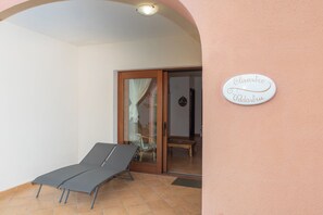 Property grounds - "Villetta Olivastro" with a large garden and in a quiet location (Suaredda-traversa)