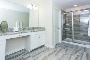 Hair dryer, towels - Last Minute Disney Getaway! Luxury Villa with Private Pool & Hot Tub. Book Now! #150985 (Orlando)
