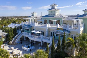 Terrace/patio - Last Minute Disney Getaway! Villa with Private Pool & Hot Tub. Book Now! #154973 (Orlando)