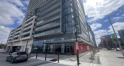 Fully equipped 1 bedroom+den steps to Finch Subway