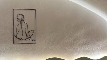 Blackout drapes, iron/ironing board, free WiFi