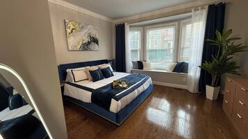 3 slaapkamers, een bureau, een strijkplank/strijkijzer, gratis wifi