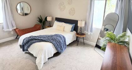 Walk to Beach • Sleeps 8 • Dog Friendly • Fire Pit + Grill