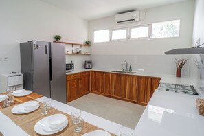 Een magnetron, een oven, een kookplaat