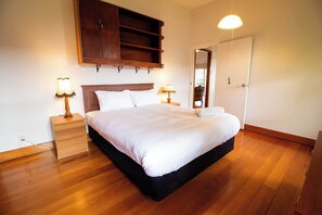 3 bedrooms, Internet, bed sheets - Million Dollar Views by the Ocean (Auckland)