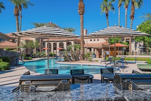 Comfort Apartment | Pool | Outdoor pool - The Quiet Corner (Glendale)