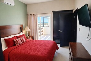 2 bedrooms, iron/ironing board, WiFi, bed sheets - 2BR Condo Near Sandy Beach - Pool - Fast WiFi (Puerto Peñasco)