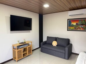 Deluxe Studio, Garden View | Living area - Arenal Star Studios  (Provincia de Alajuela)