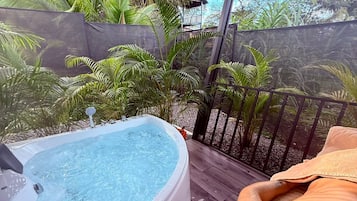 Deluxe Studio, Garden View | In-room safe, laptop workspace, free WiFi