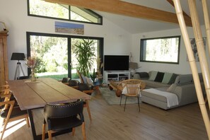 Living area - Between Ocean and Forest in Léon beautiful contemporary wooden house for 8 people. (Léon)