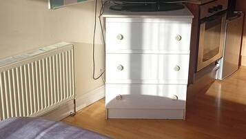 Apartment, 1 Bedroom, Accessible | Room amenity