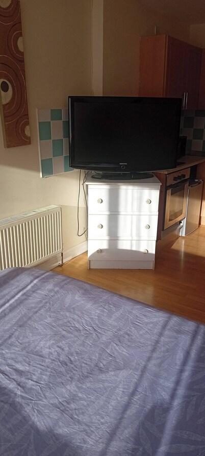 Lovely Double bed Private Studio in Tullamore Town