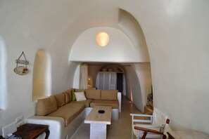 Living area - Christina's Cave House (Santorini)