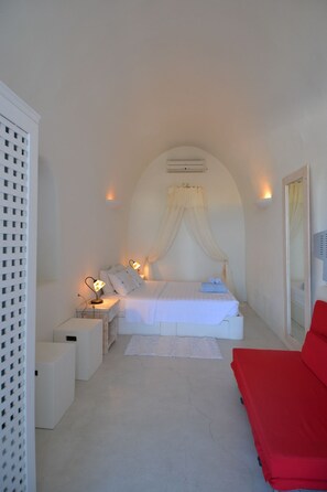 Room - Christina's Cave House (Santorini)