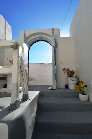 Interior - Christina's Cave House (Santorini)