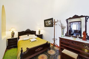 Room - Iriana Apartments (Santorini)