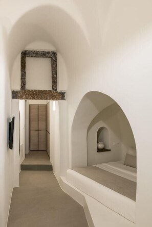 Room - Enigma Apartments & Suites (Santorini)