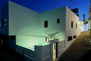 Exterior - Sea Dream (Santorini)