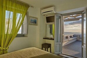 Room - Villa Dakoronia (Santorini)
