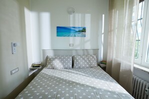 1 bedroom, travel cot, free WiFi, bed sheets - Mia House 2, two-room apartment between San Siro and City Life, near old and new fairgrounds (Milano)