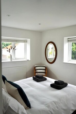 Iron/ironing board, free WiFi - The Crabshell (Kingsbridge)