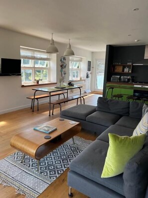 Appartement, balcon, vue fleuve | Coin séjour