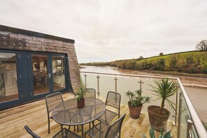 Apartment, Balcony, River View | Outdoor dining - The Crabshell (Kingsbridge)