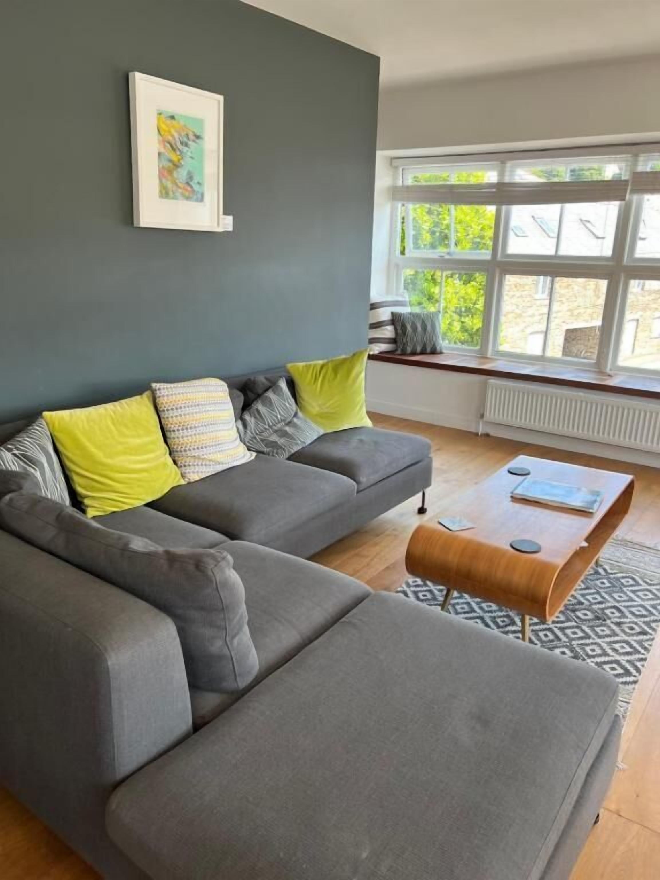 Apartment, Balcony, River View | Living area