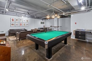 Spielezimmer
