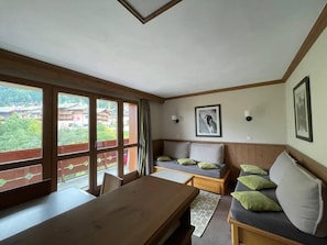 Living area - 100m from shops, 1st floor, view resort, balcony, ski locker, 37m², Valmorel (Valmorel)