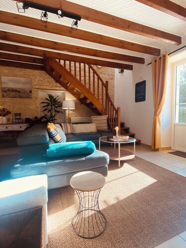 Country house with private pool 20 min from the ocean