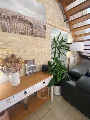 Living area - Country house with private pool 20 min from the ocean (Chasnais)