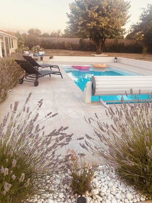 Piscine extérieure, piscine chauffée