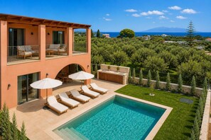 A heated pool - Villa Analidia Supreme (Koridallos)