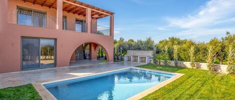 Et oppvarmet basseng