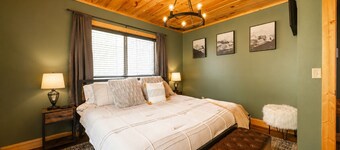 Retreat•50 Acres•Mtn Views• Hot Tub•Fire Pit•Sleeps 10•Game & Media Room•Ellijay