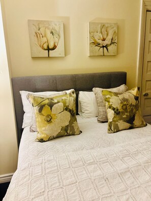 1 chambre, fer et planche à repasser, Wi-Fi, literie fournie