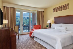 2 bedrooms, iron/ironing board, WiFi, bed sheets - Spacious, luxury villa at 5-star Westin Riverfront. Best pool, spa, fitness,etc! (Avon)