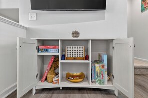 Games room - Wonderful 3-bedroom townhome in vibrant Charlotte suburb minutes from highways (Charlotte)