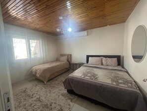 Blackout drapes, iron/ironing board, free WiFi - HAPPY HOUSE (Denizli)