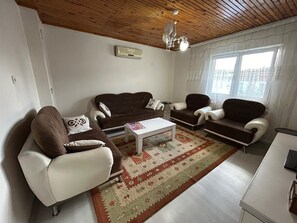 Apartment, Stadtblick, zum Garten hin | Wohnbereich