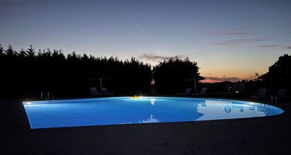 Pouso Du’Vagar is located in Cuba (Baixo Alentejo). The house is a spacious V4.