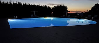 Pouso Du’Vagar is located in Cuba (Baixo Alentejo). The house is a spacious V4.