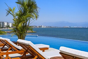 Pool - Resort-Style Villa w/ Private Padel & Infinity Pool (Bucerías)