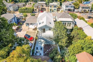 Exterior - Gem Studio near SF! 5min to BART and UCSF Benioff (Oakland)